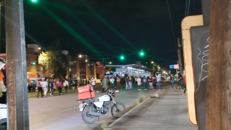 cierran la 11 sur agua santa hoy