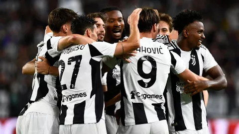 Jugadores de la Juventus celebran un gol en la Serie A