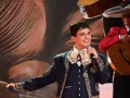 Sin embargo, la recepción crítica fue mixta. Lola Cortés admitió que tuvo dudas al inicio, pero eventualmente reconoció que Julio respetó y logró rescatar la canción a medida que avanzaba su interpretación. Por otro lado, el crítico de hierro, Arturo López Gavito, expresó su descontento, señalando que la voz de Julio le parecía débil para el nivel de la canción y que la interpretación careció de matización.