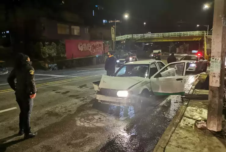 CHOQUE CONTRA POSTE.jpeg