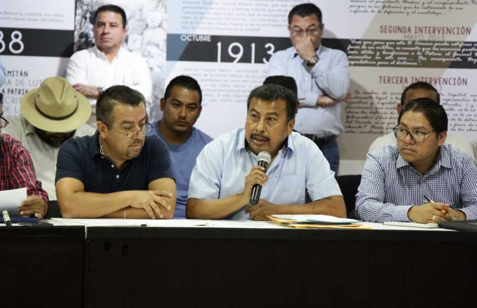 Gobernador de Chiapas y Secretario de Educación Pública se reúnen con integrantes de la Sección 7 de la CNTE