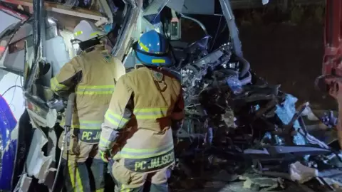 Choque en la carretera Zacatecas-Lagos de Moreno deja un muerto y más de 40 lesionados