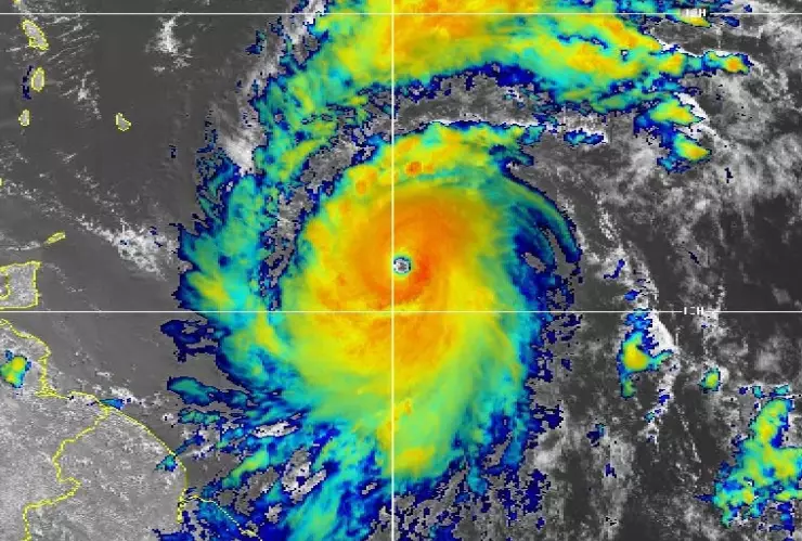 ÚLTIMA HORA_ Huracán Beryl se convierte en categoría 4 en cuestión de HORAS; sigue la trayectoria en vivo