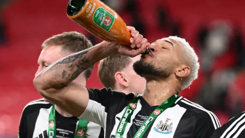 El alcohol tiene apariciones públicas en el fútbol en entornos de celebración