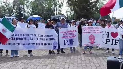 Marchas del Poder Judicial llegan a Pachuca; trabajadores protestan en la capital
