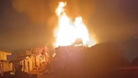 Bomberos de Tijuana sofocan fuego en dos viviendas sin heridos el 21 de octubre de 2025