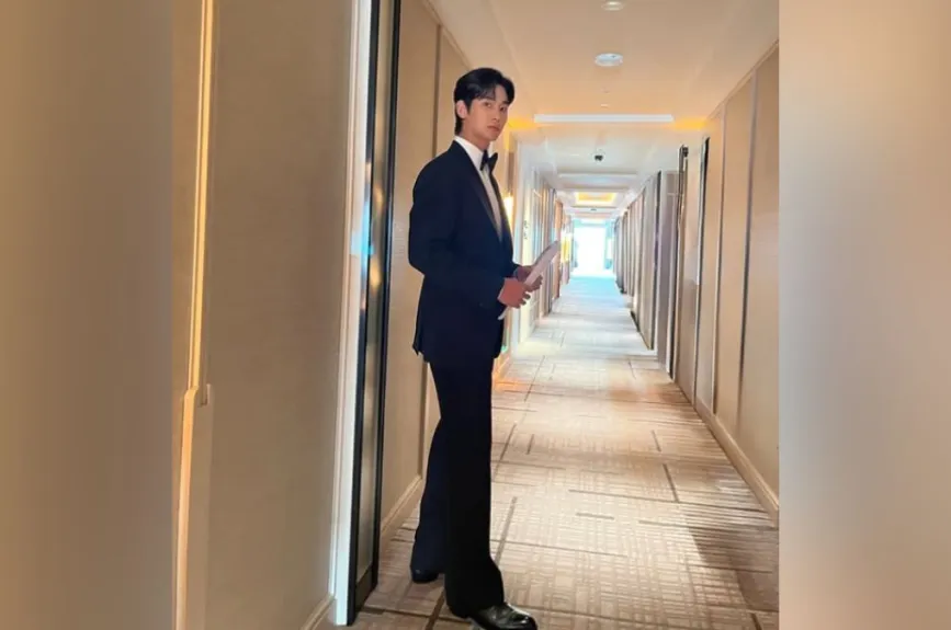 La familia de Kim Sae-ron también ha estado involucrada en la controversia. Se informó que la familia expresó su gratitud por la sinceridad demostrada por la agencia de Kim Soo-hyun y manifestó su intención de asumir la responsabilidad por los daños sufridos
Crédito: @soohyun_k216