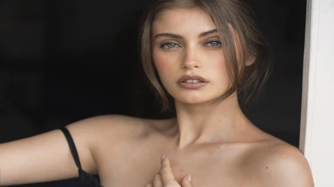 VIDEO: ¡A la Slipknot! Modelo chilena IMPACTA con peculiar voz