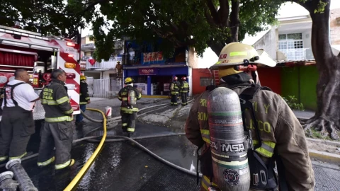 Incendio en negocio de pinturas en la colonia 5 de mayo de Guadalajara hoy.jpeg