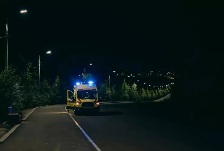 ¡ÚLTIMA HORA! Aparatosa volcadura de camioneta tras choque en Guadalajara