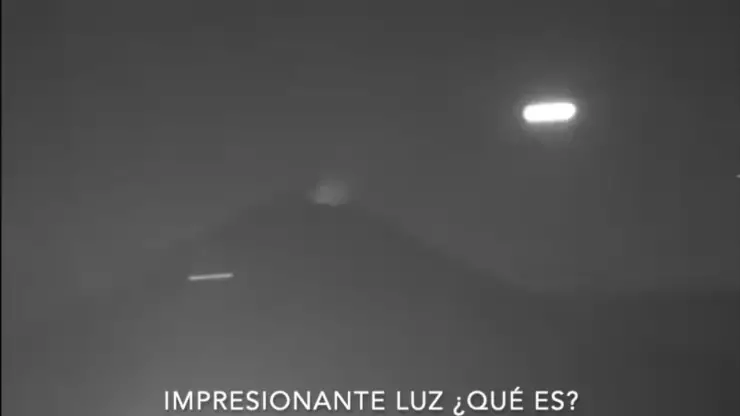 VIDEO| Misterioso cuerpo luminoso (OVNI) registrado sobre el Popocatépetl la noche del 18 de enero de 2026: ¿Qué fue?