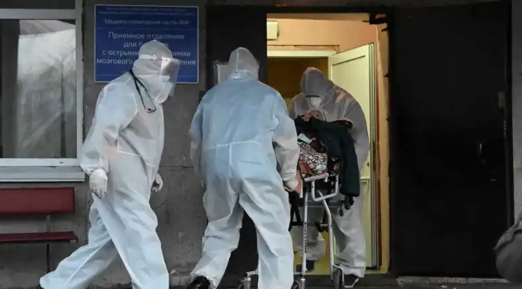 rusia covid-19 putin medicos militares.jpg