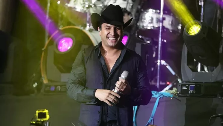 Julión Álvarez en Badiraguato.