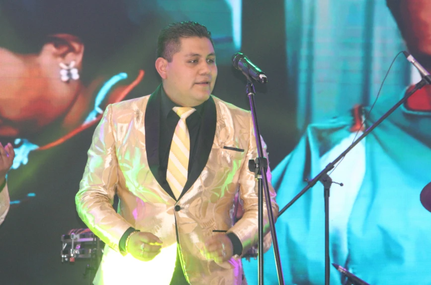 Todos bailamos con sus grandes éxitos