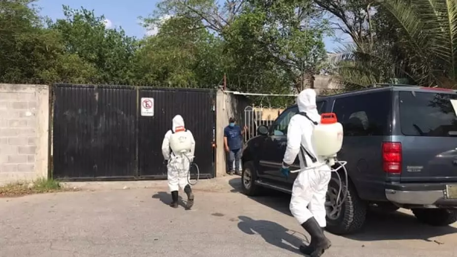 Trasladan a pacientes de asilo en Guadalupe, Nuevo León, contagiados con COVID-19