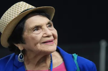 DOLORES HUERTA DECESO
