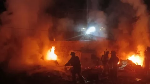 Dos incendios destacan entre 48 servicios atendidos por bomberos en Tijuana