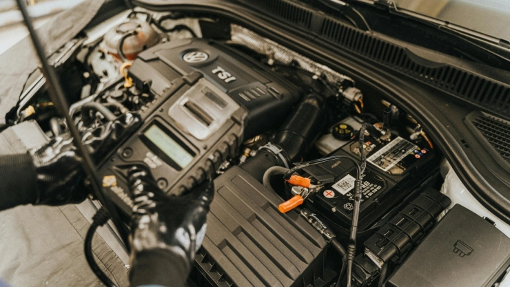 Estados Unidos aplica un arancel del 25% a vehículos importados