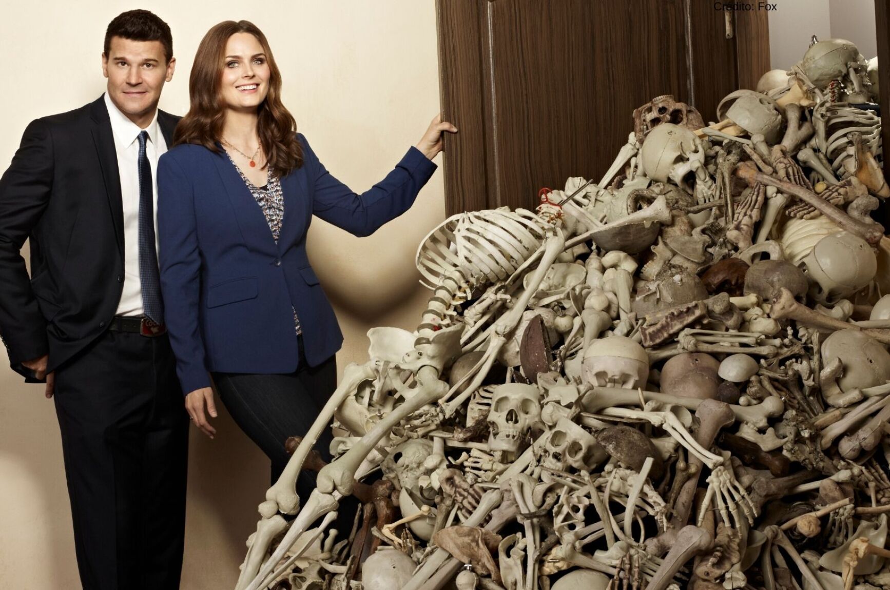 Кости постер. Мой мир кости. Мой мир кости. Мой мир кости. Кости кэм и арасту.