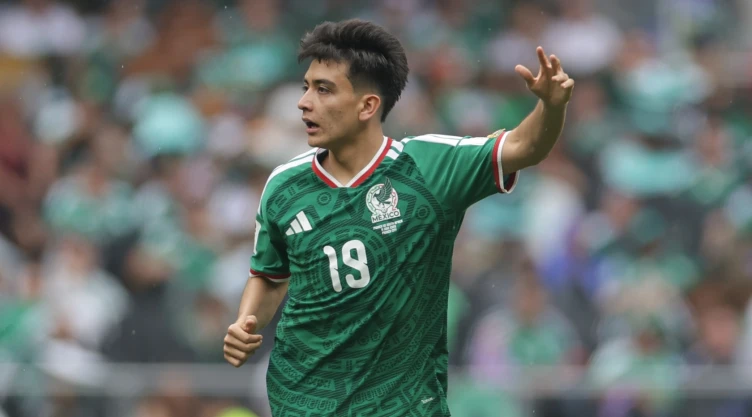 Gilberto Mora y otro récord