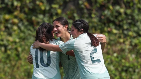 México Femenil Sub-17 festeja goles.jpg
