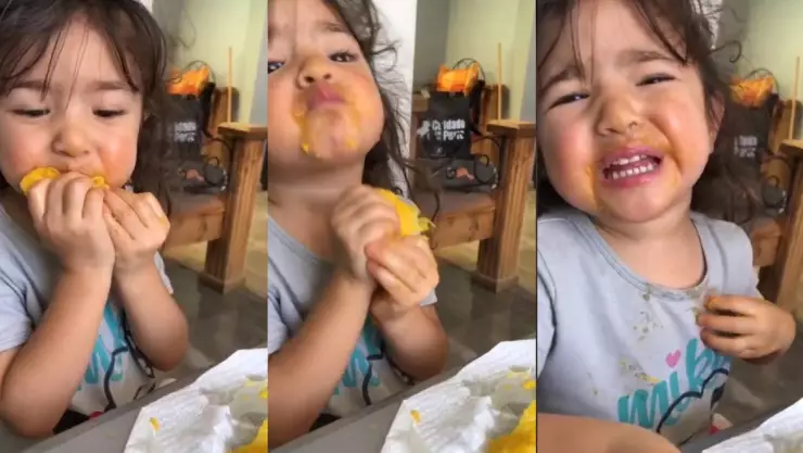 ¡No puede con la tristeza! Niña mancha su “blusa favorita” y rompe en llanto; video se viraliza