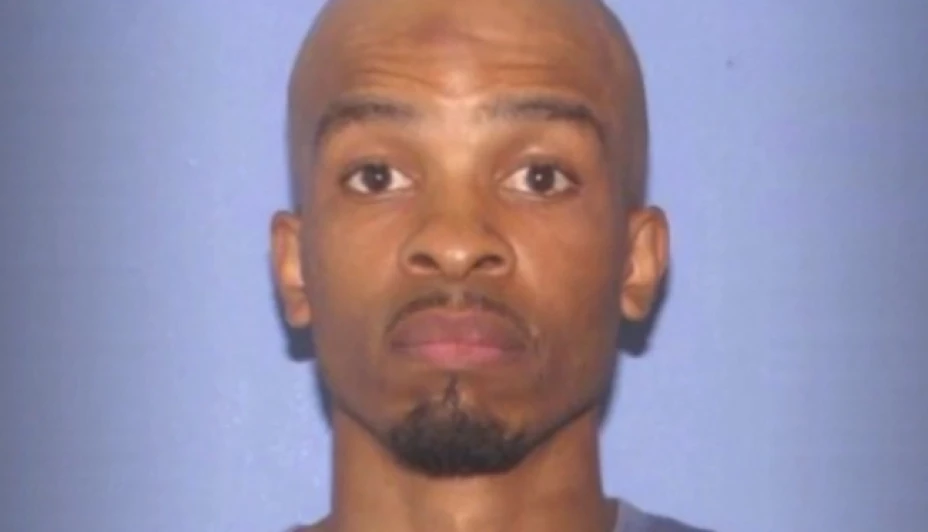 El sospechoso, identificado como Michael Madison, de 35 años, fue declarado culpable de intento de violación en 2001 y es un delincuente sexual registrado