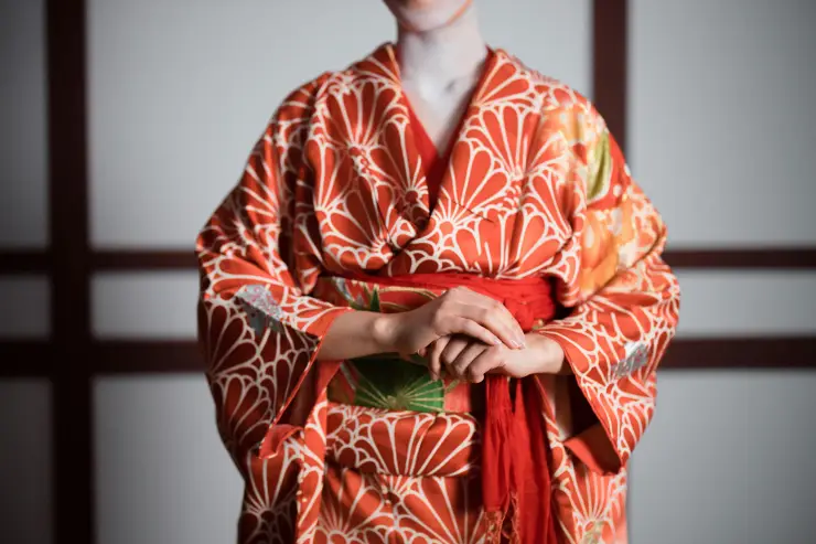 Mangas tipo kimono para disimular las alas de murciélago