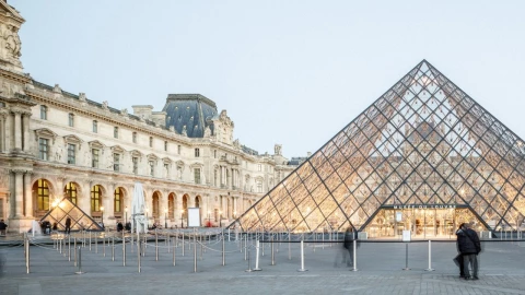 Emergencia en el Louvre: inundan sala con obras del siglo XV y XVI