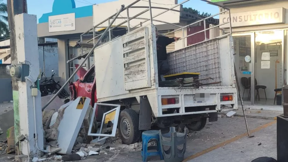 Tráfico Cancún Accidente de tránsito en la Región 236 deja una persona sin vida