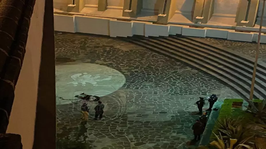 Hombre se lanza desde puente en xalapa