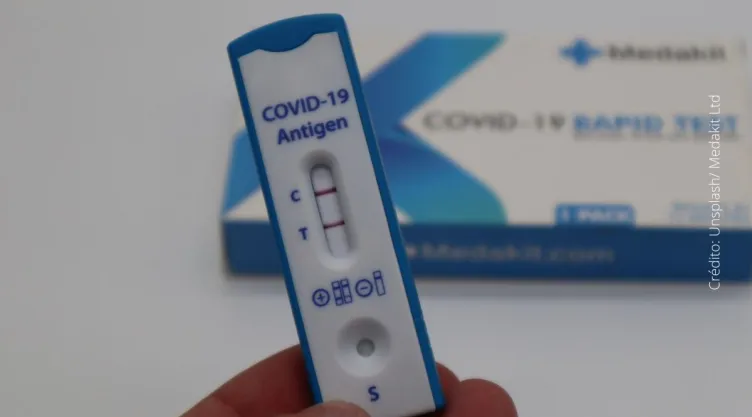 ¿Cuáles son los síntomas de Ómicron, la variante más contagiosa de COVID-19?