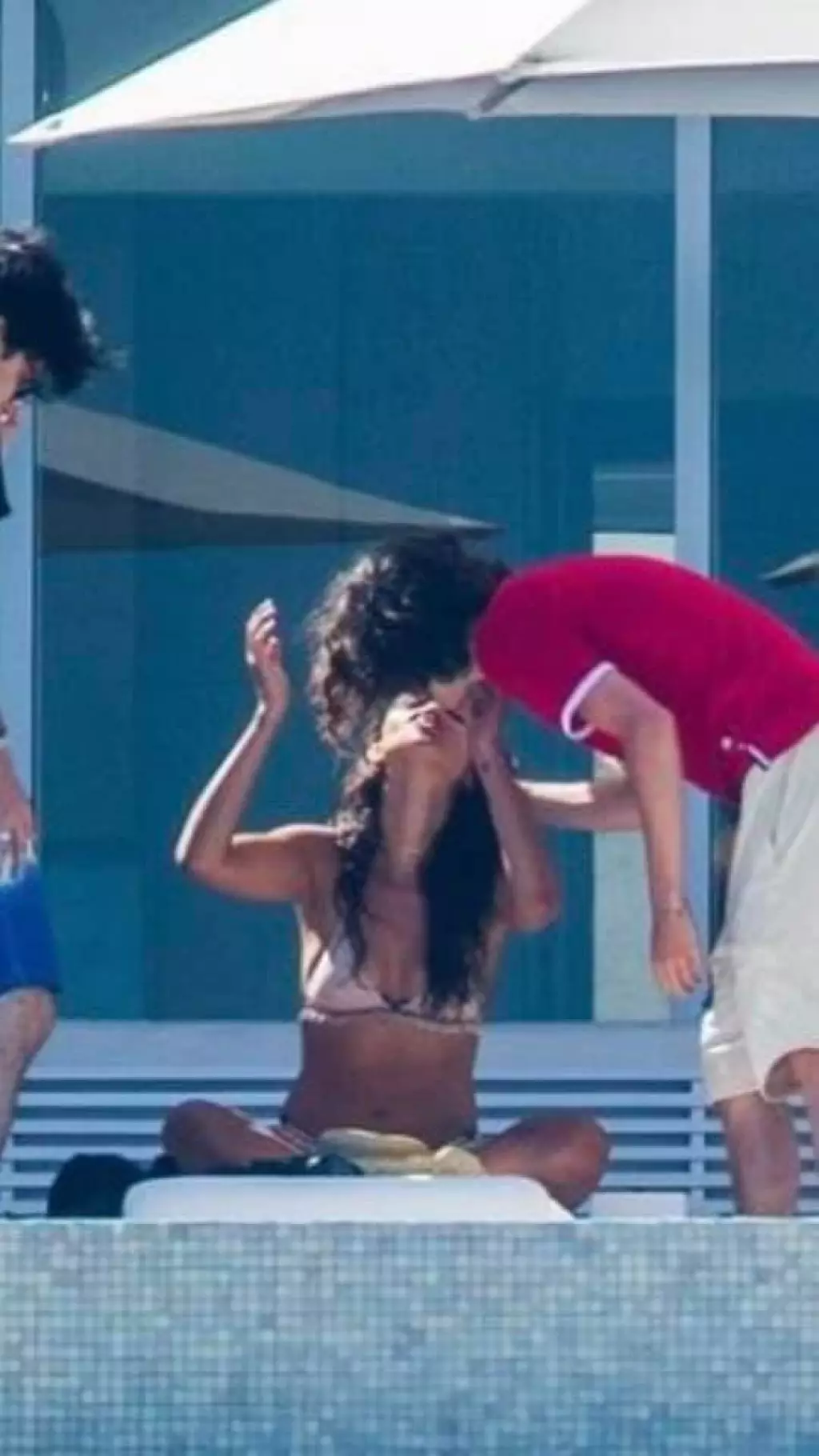 eiza timothee beso 2.jpeg