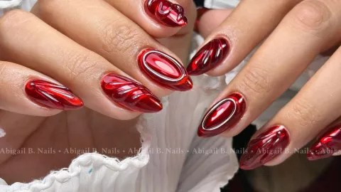 7 modelos de uñas con relieve que te sacarán de apuros si no sabes qué hacerte