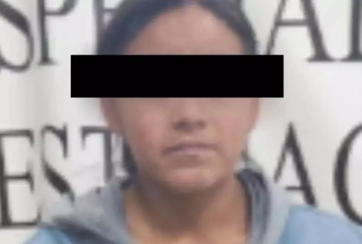 Mujer es detenida por golpear con un palo a su hijo y quemarle las manos en la ciudad de Puebla