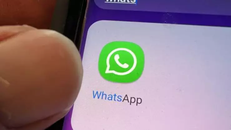 Así puedes enviar mensajes en WhatsApp sin tocar la pantalla