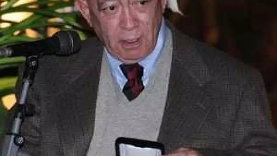aceves.jpg