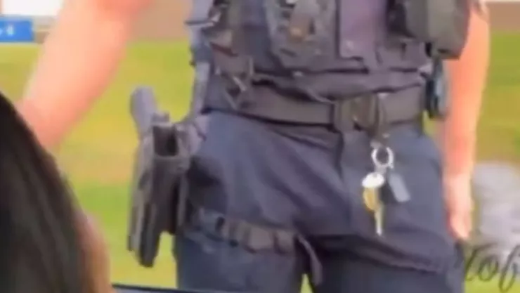 Policía hace contenido en Only Fans