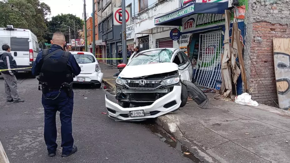 CDMX: Muere señora de 70 años tras ser embestida por un auto en la GAM