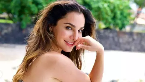 Martha Higareda fue una bebé GENIO, a los 4 meses ya hablaba