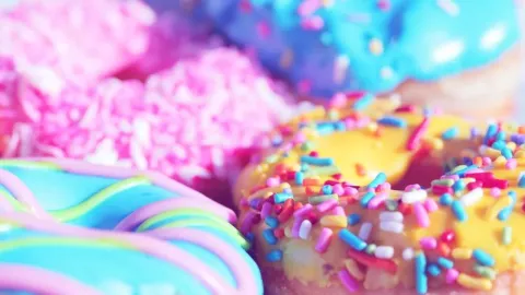 ¿Cuántas calorías tiene una dona y cuánto ejercicio hay que hacer para quemarlas?