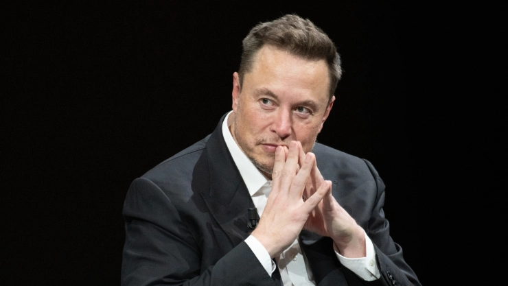 El propietario de X Elon Musk.