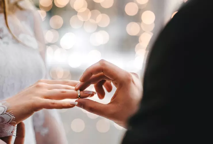 Boda antes del eclipse solar