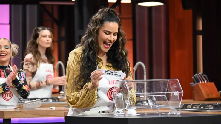 Litzy preparó mil hojas con frutos rojos