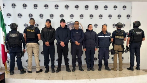 Policías de Michoacán son detenidos por supuesto abuso de autoridad.