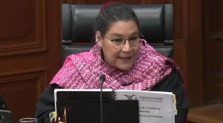 Lenia Batres rechaza que IMSS entregue lentes y prótesis gratuitas; cita falta de presupuesto