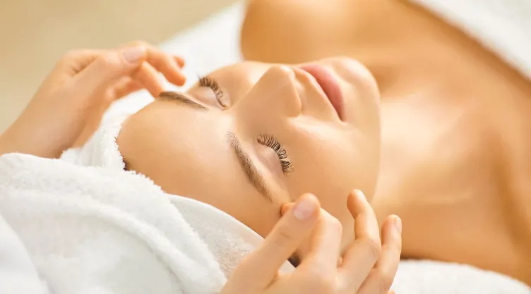 Cómo cuidar la piel del rostro con aceite de oliva y vitamina E