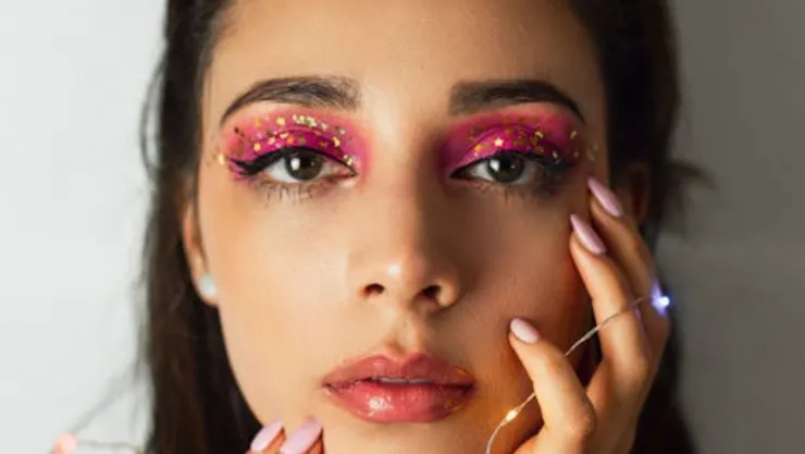 Descubre cuáles son los trucos de maquillaje de profesionales para iluminar la tez