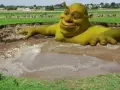 Shrek, se puede tomar un baño en este “enorme pantano”.