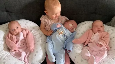 bebés mujer año Reino Unido.jpg